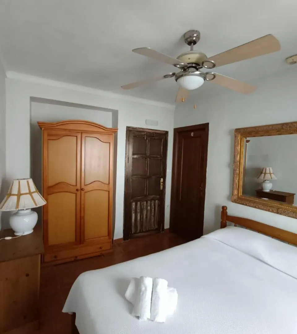 Gasthof Hostal R-Conecta Cuevas De San Marcos Spanien