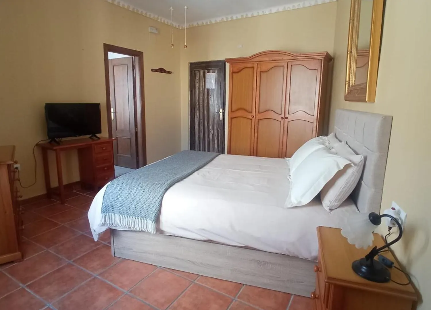 Hostal R-Conecta Cuevas De San Marcos 0*,  España